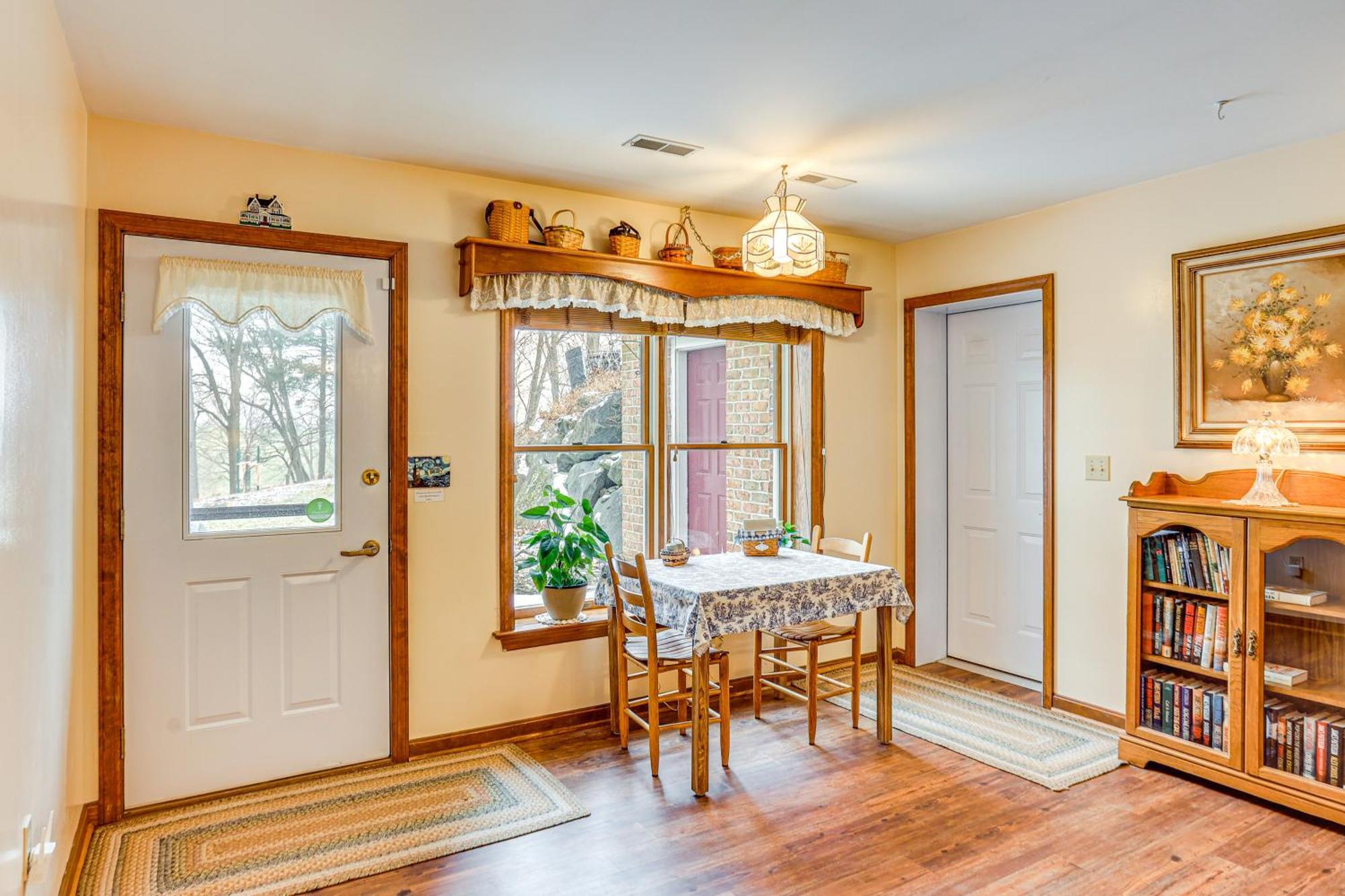 Charming Apartment With Yard And Beautiful Gardens! マンハイム エクステリア 写真